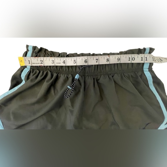 Nike Shorts - Picture 6 of 10